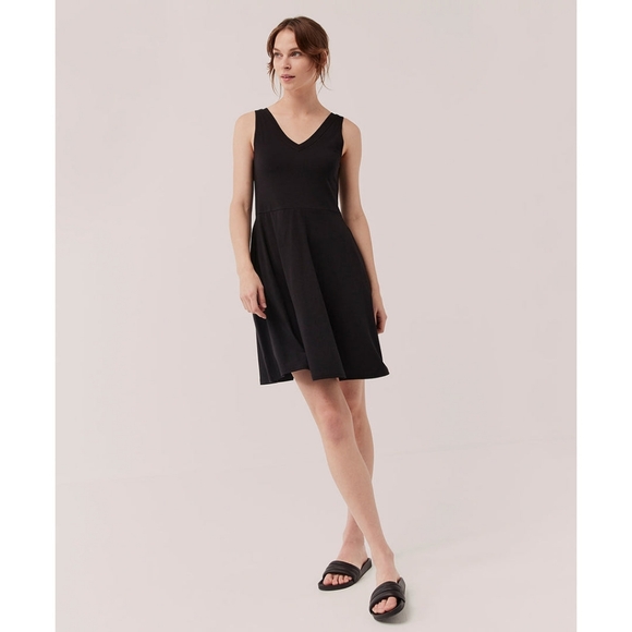Pact organic black v neck dress with built in bra and pockets size small - Picture 4 of 5